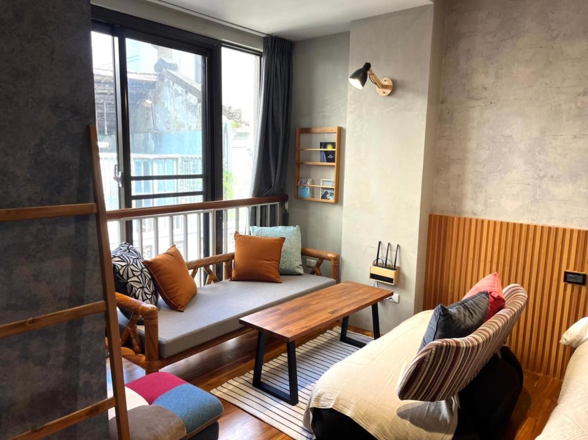Fu'S House 52 Hotel Тайнан Екстериор снимка