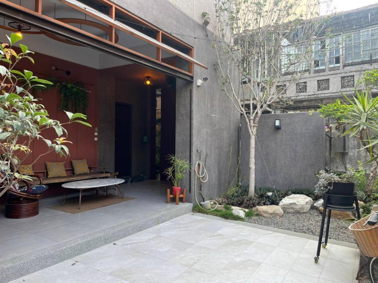 Fu'S House 52 Hotel Тайнан Екстериор снимка