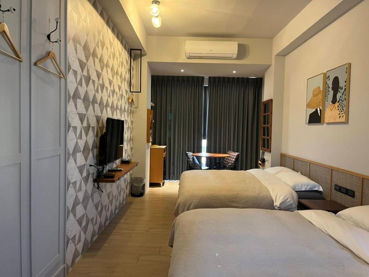 Fu'S House 52 Hotel Тайнан Екстериор снимка