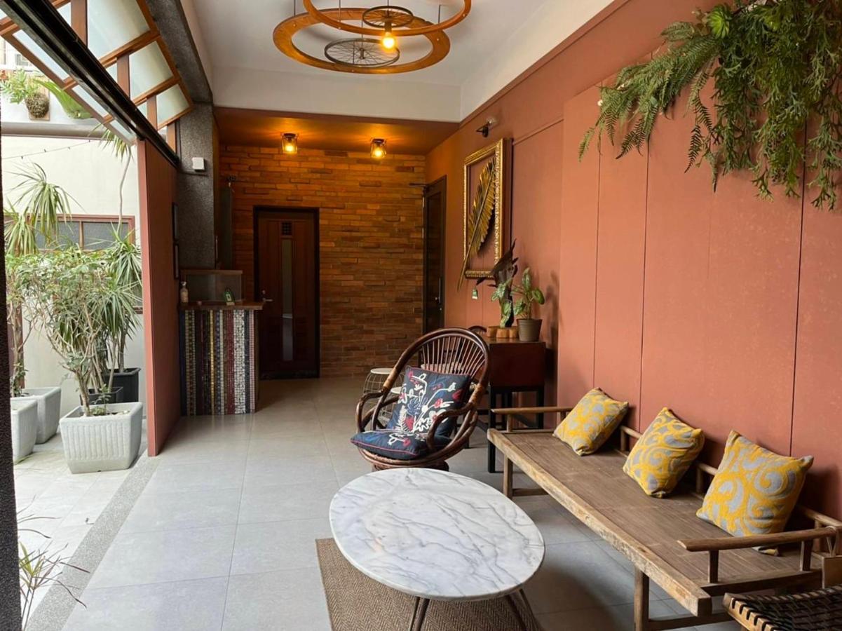 Fu'S House 52 Hotel Тайнан Екстериор снимка